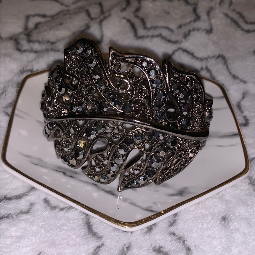 Rhinestone metal leaf cuff bracelet
